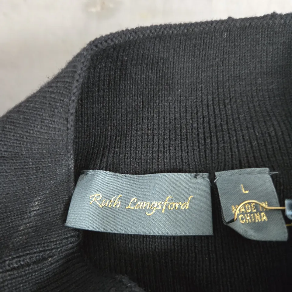 RUTH LANGFORD BLACK KNIT SWEATER WITH SNOWFLAKE BEAD EMBELLISHMENT – UK L