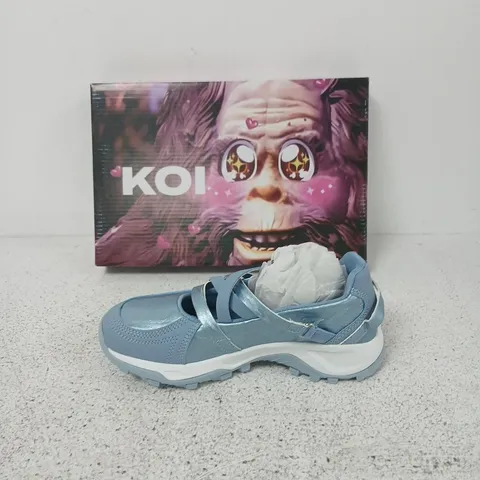 BOXED KOI KYUBI SHIMMERING HIKING MARY JANES IN MINT - UK 5