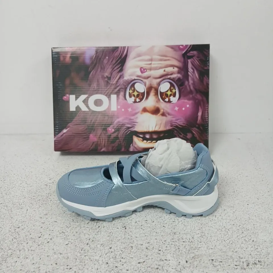 BOXED KOI KYUBI SHIMMERING HIKING MARY JANES IN MINT - UK 4