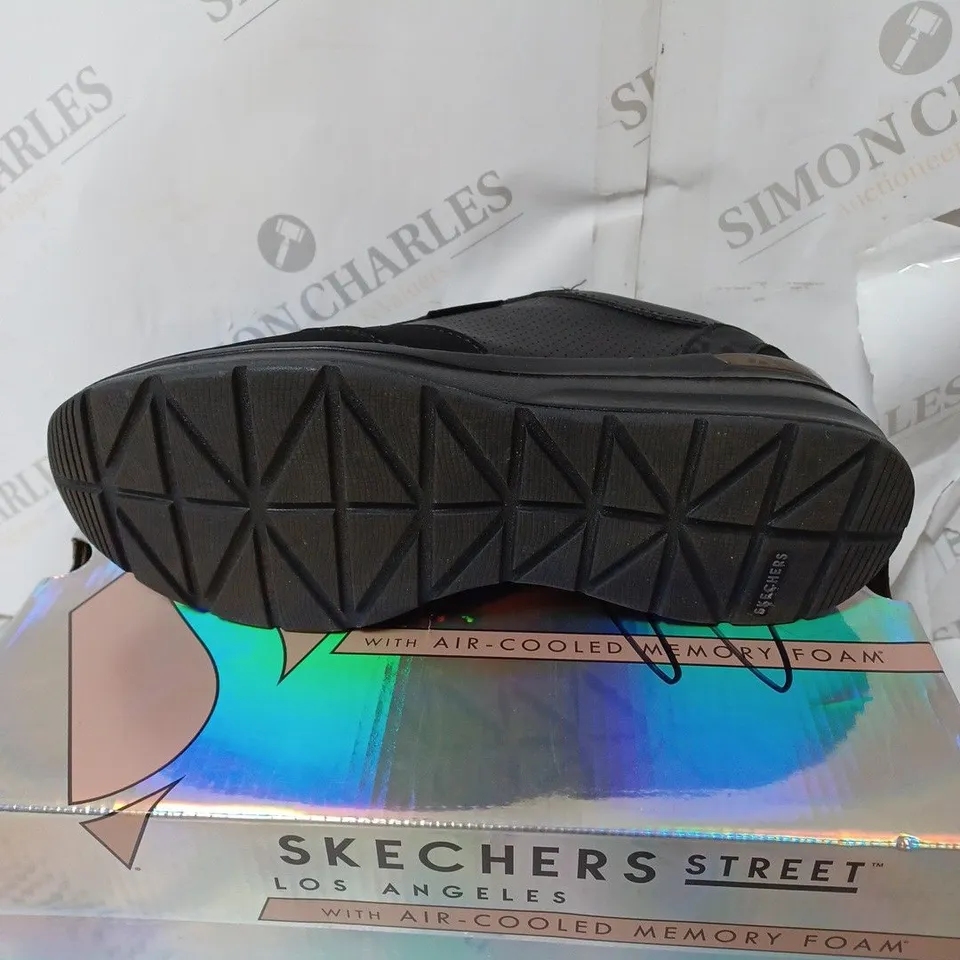 BOXED SKECHERS BILLION TRAINERS, BLACK - SIZE 6 