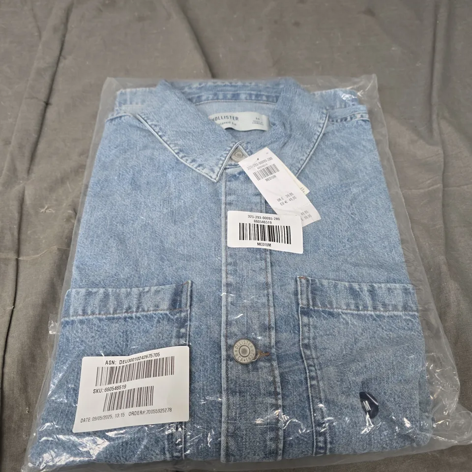 HOLLISTER DENIM JACKET SIZE M