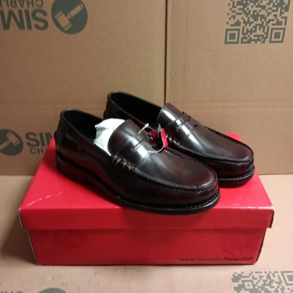 BOXED PAIR OF LUCINI LEATHER SADDLE LOAFERS - 6