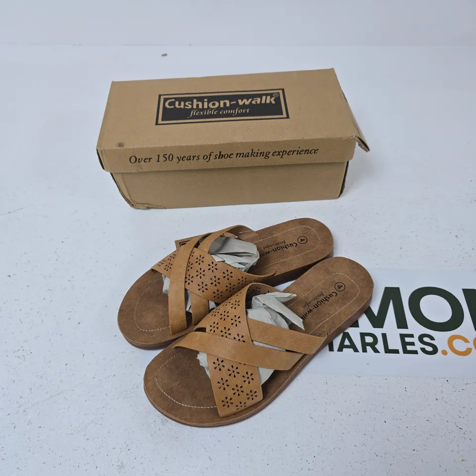 CUSHION-WALK CHARLOTTE BEIGE SANDALS – UK 4