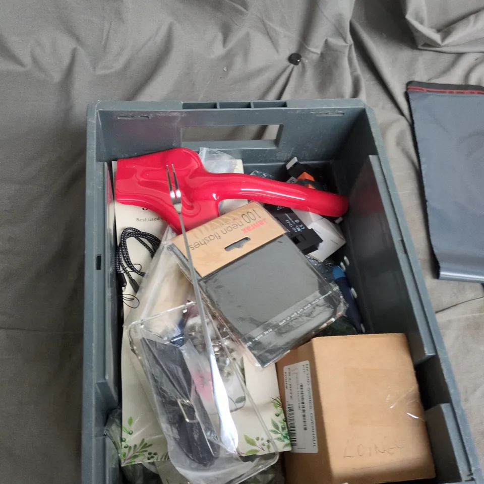 TOTE OF APPROXIMATELY 12 ASSORTED ITEMS TO INCLUDE: PRICE STICKERS 