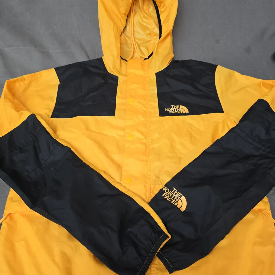 THE NORTH FACE COLOUR-BLOCK RAIN JACKET – SMALL