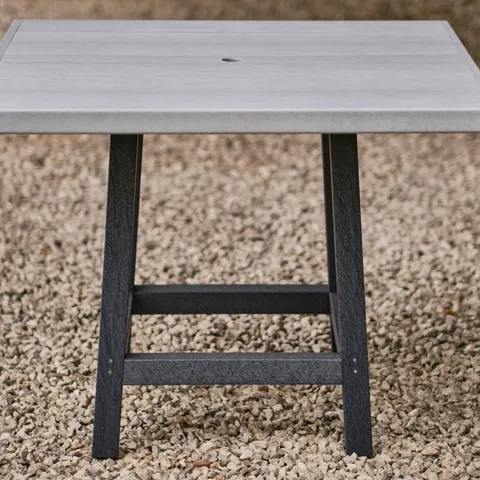 BRAND NEW BOXED SQUARE GREENDINE DINING TABLE(2 BOXES)