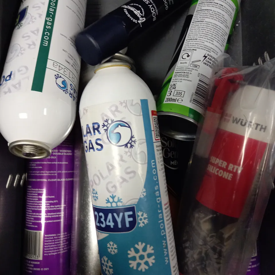 APPROXIMATELY 15 ASSORTED AEROSOLS TO INCLUDE SURE DEODORANT, FOOT DEODORANT, FOAMING GLASS CLEANER ETC - COLLECTION ONLY 