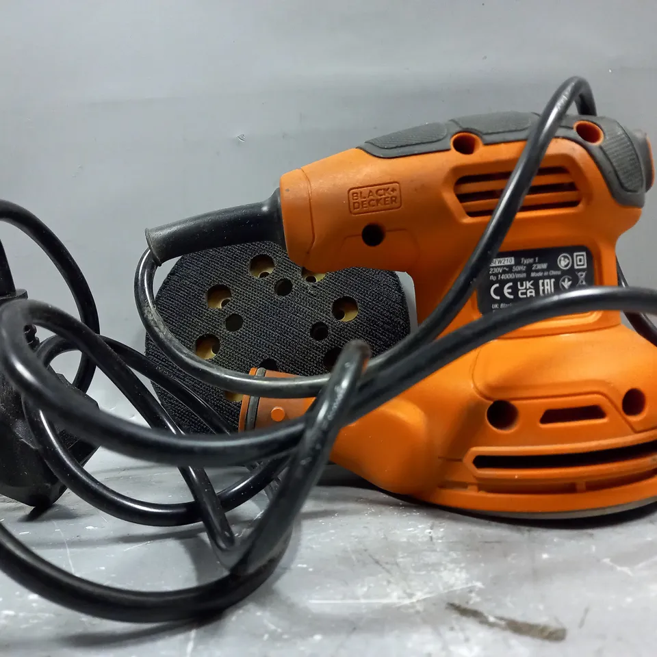 BOXED BLACK + DECKER 230W RANDOM ORBIT SANDER