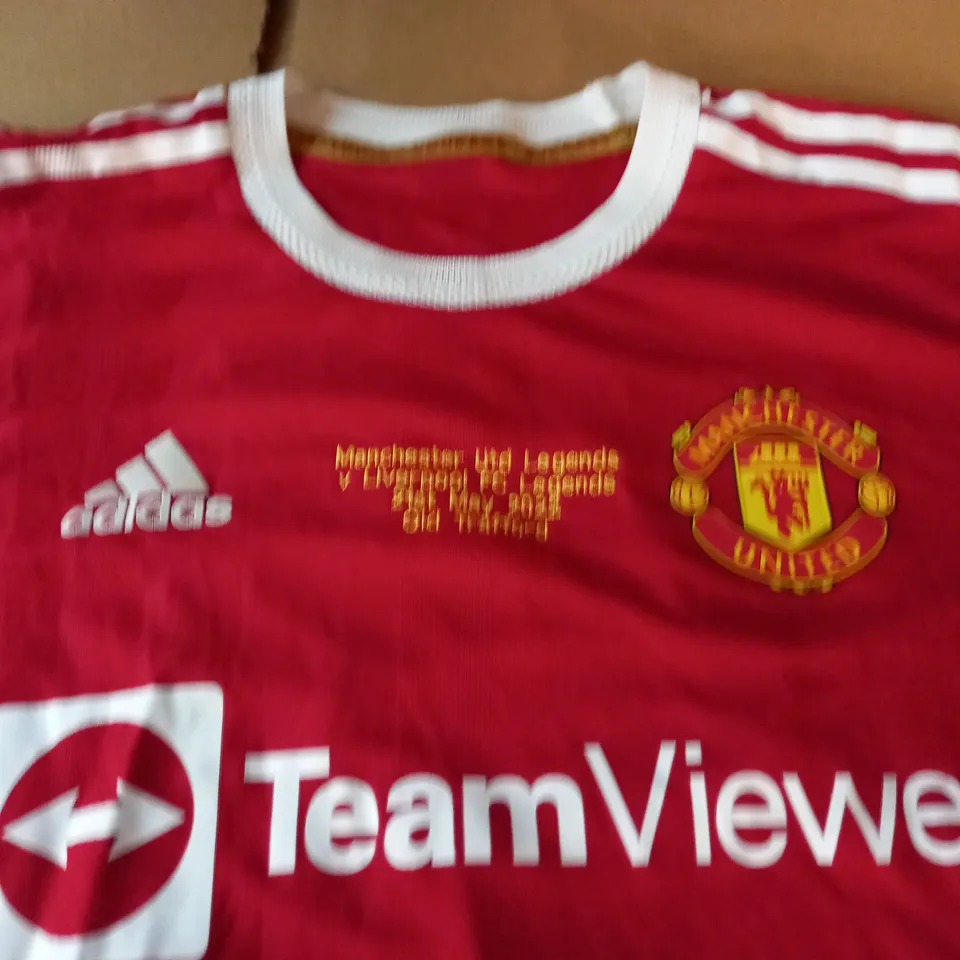 MANCHESTER UNITED FOOTBALL SHIRT - L