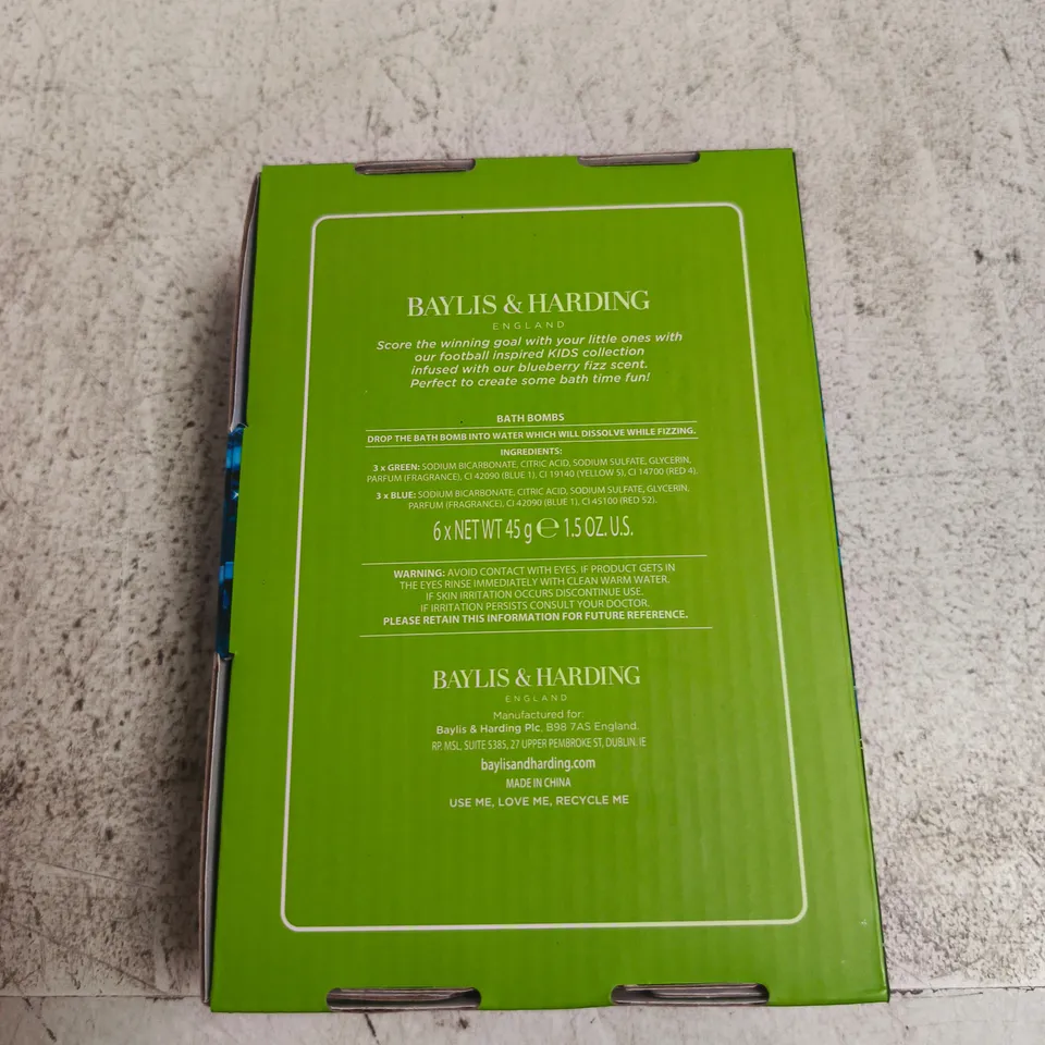 BAYLIS & HARDING FOOTBALL BATH BOMBS – 6 X 45G