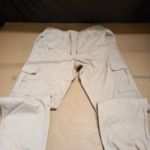 BOOHOO MAN CHINO TROUSERS - SIZE L