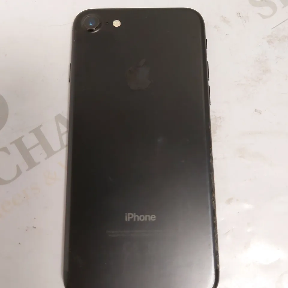 APPLE IPHONE 7 (A1778)