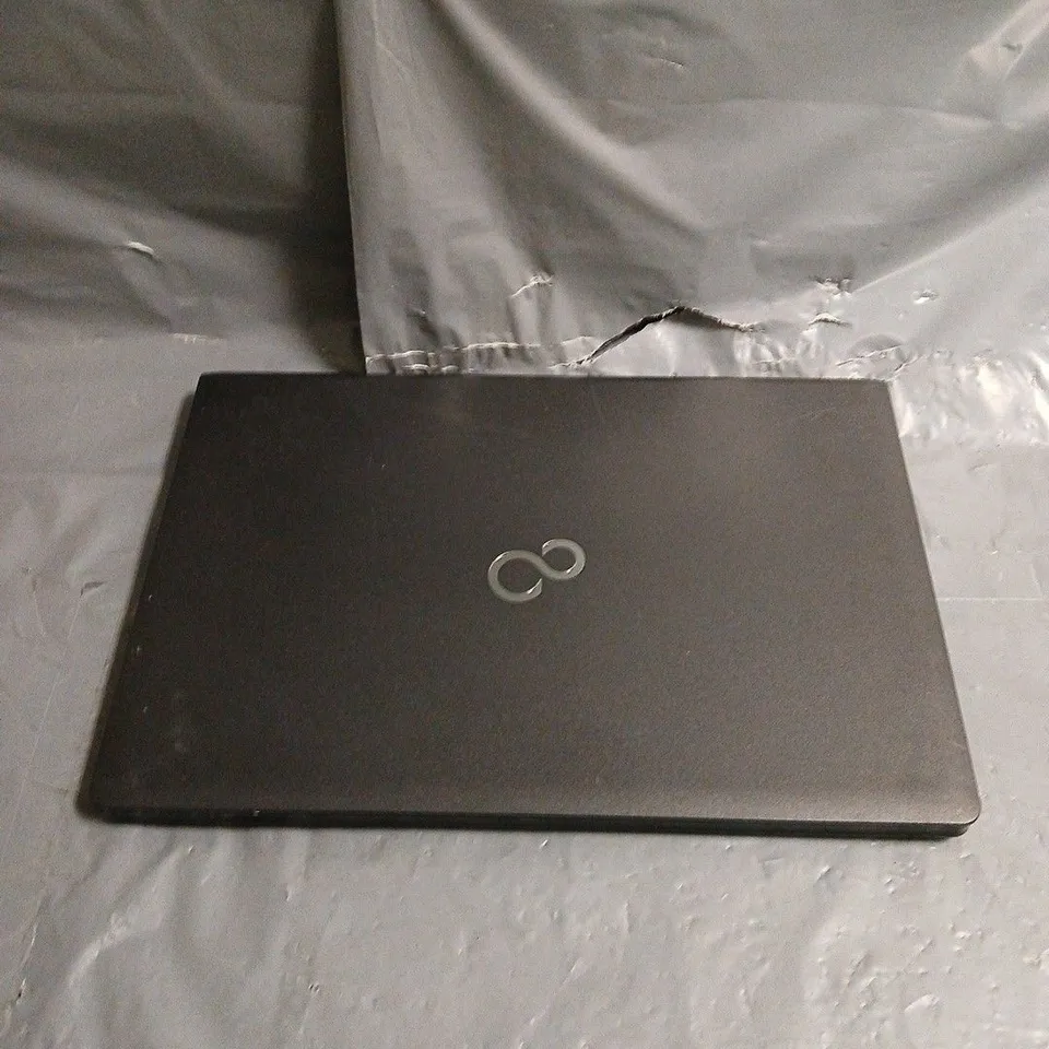 FUJITSU LIFEBOOK A555 LAPTOP 
