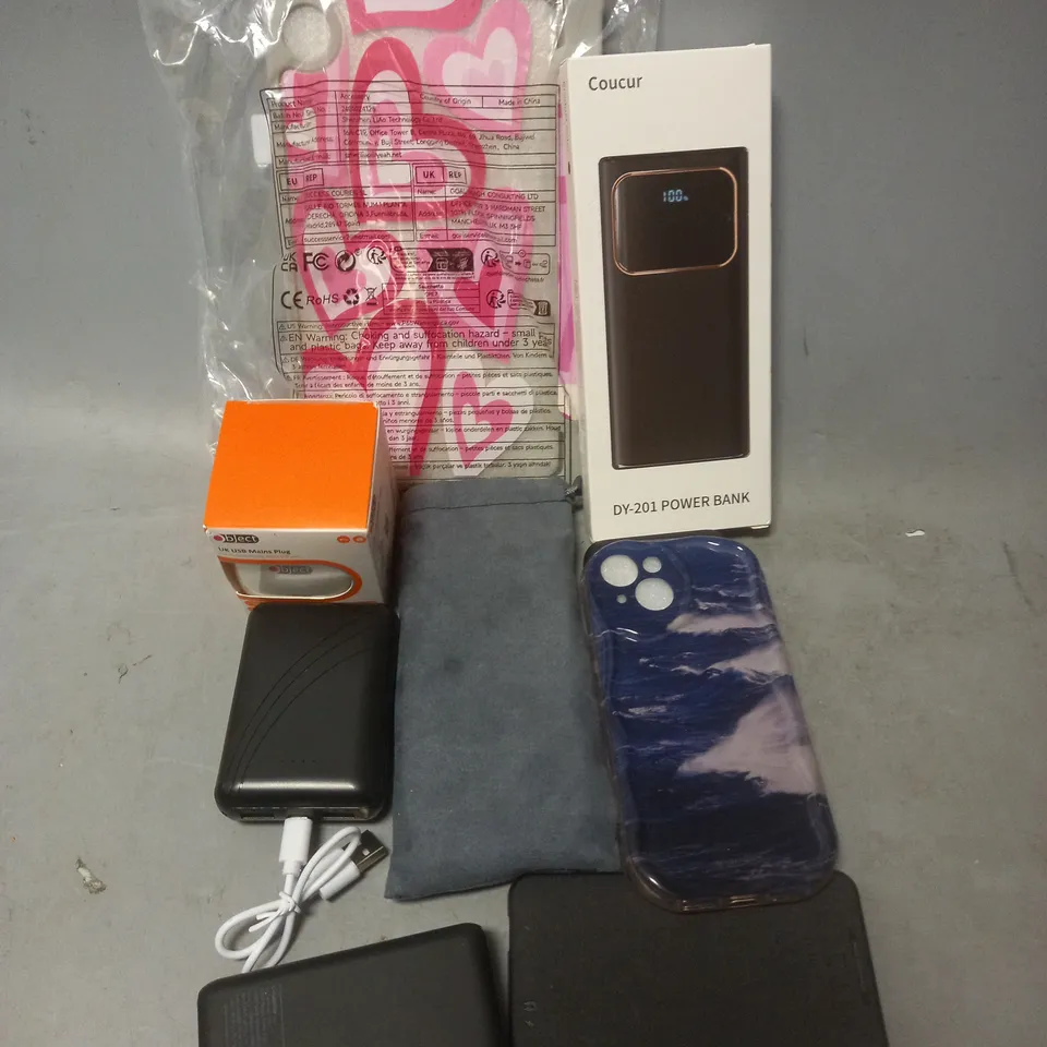 APPROXIMATELY 10 ASSORTED ITEMS TO INCLUDE - POWER BANKS - MULTI CABLES - PHONE CASES - ETC