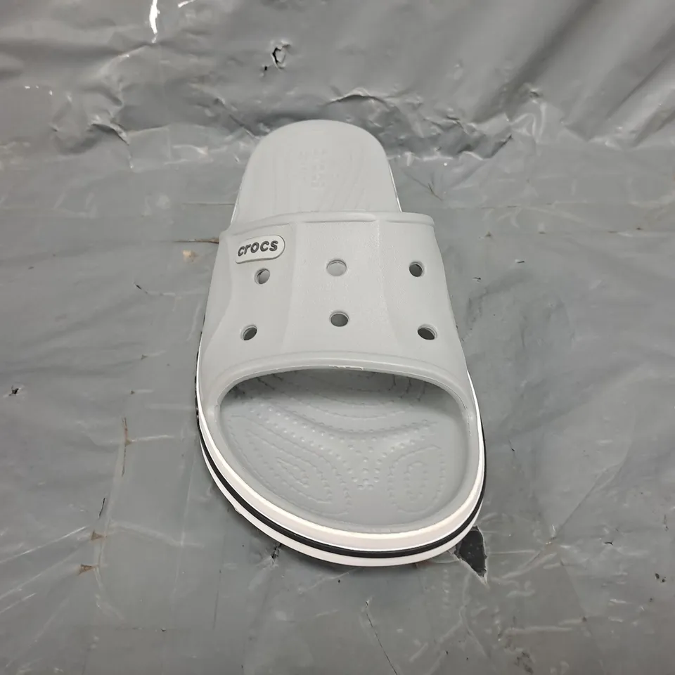 PAIR OF CROCS BAYABAND SLIDES IN GREY SIZE UK M8/W9