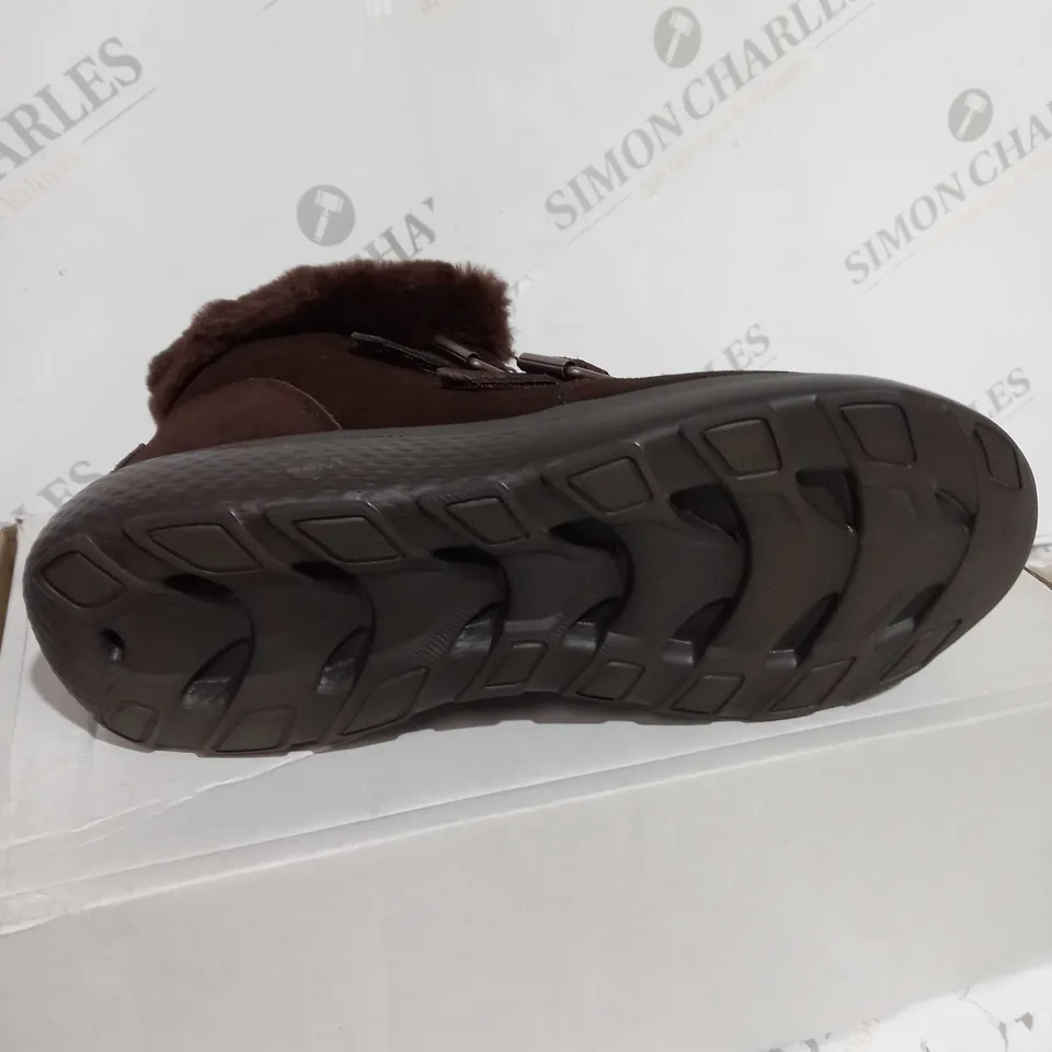 SKECHERS ON THE GO WINTER FLING BOOT - UK 5