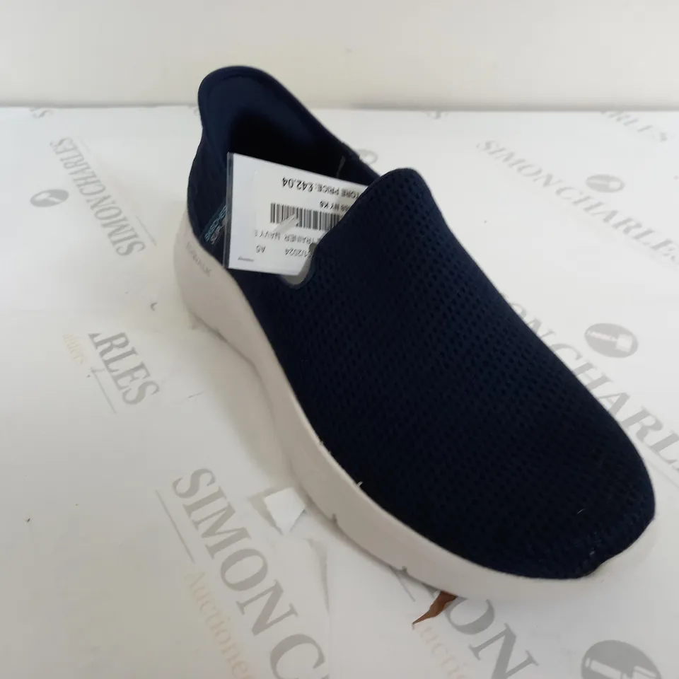 SKETCHERS GO WALK SLIP-IN IN NAVY - UK 6