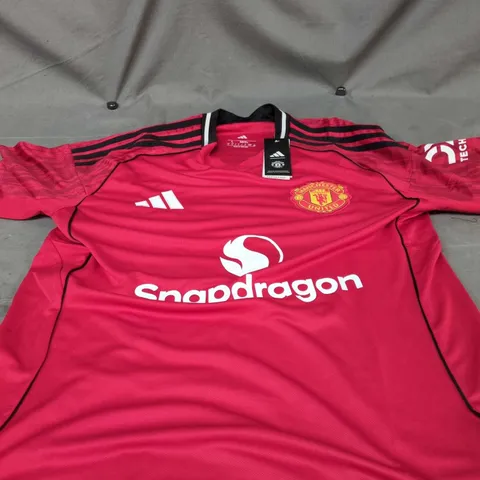 UK L ADIDAS MANCHESTER UNITED PINK TRAINING JERSEY – SLIM FIT