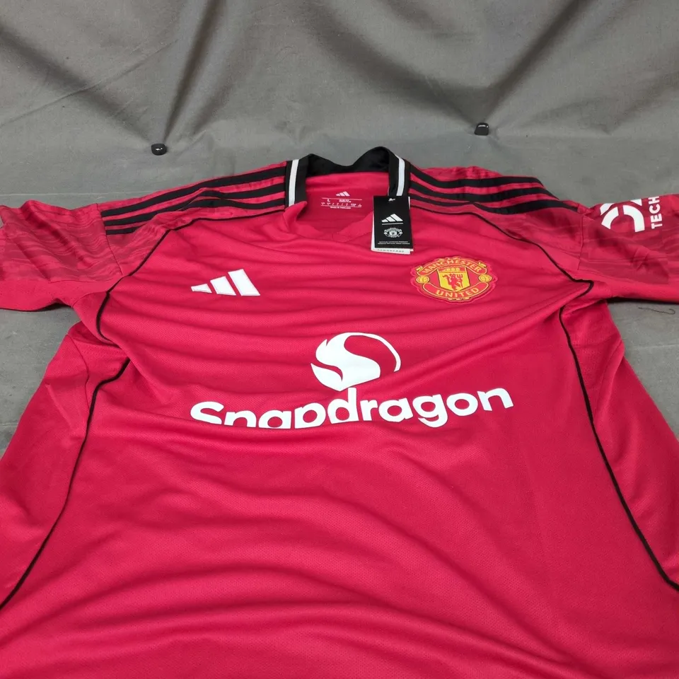 UK L ADIDAS MANCHESTER UNITED PINK TRAINING JERSEY – SLIM FIT