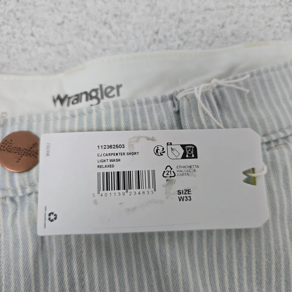 WRANGLER CARPENTER SHORT – LIGHT WASH – (W33) – RELAXED FIT
