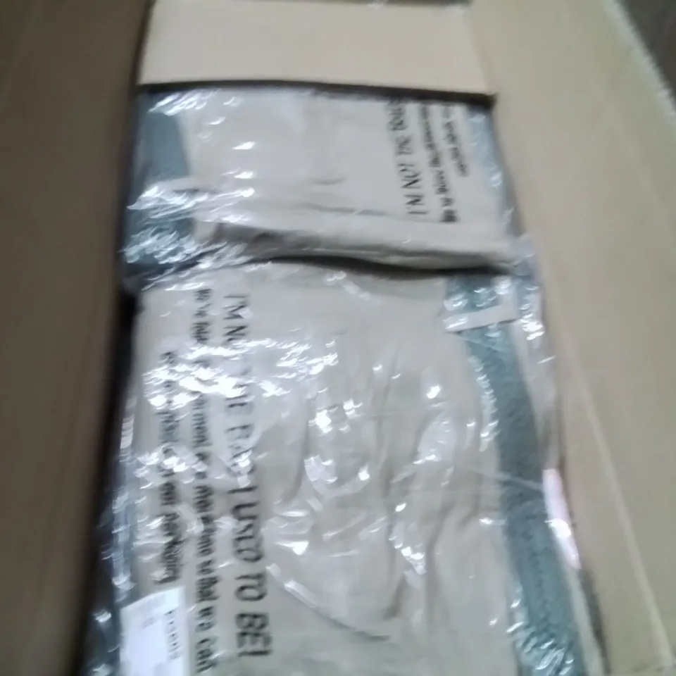 BOXED BRAND NEW APPROXIMATELY 18 JULIPA CHINO TROUSERS STONE SIZE 28