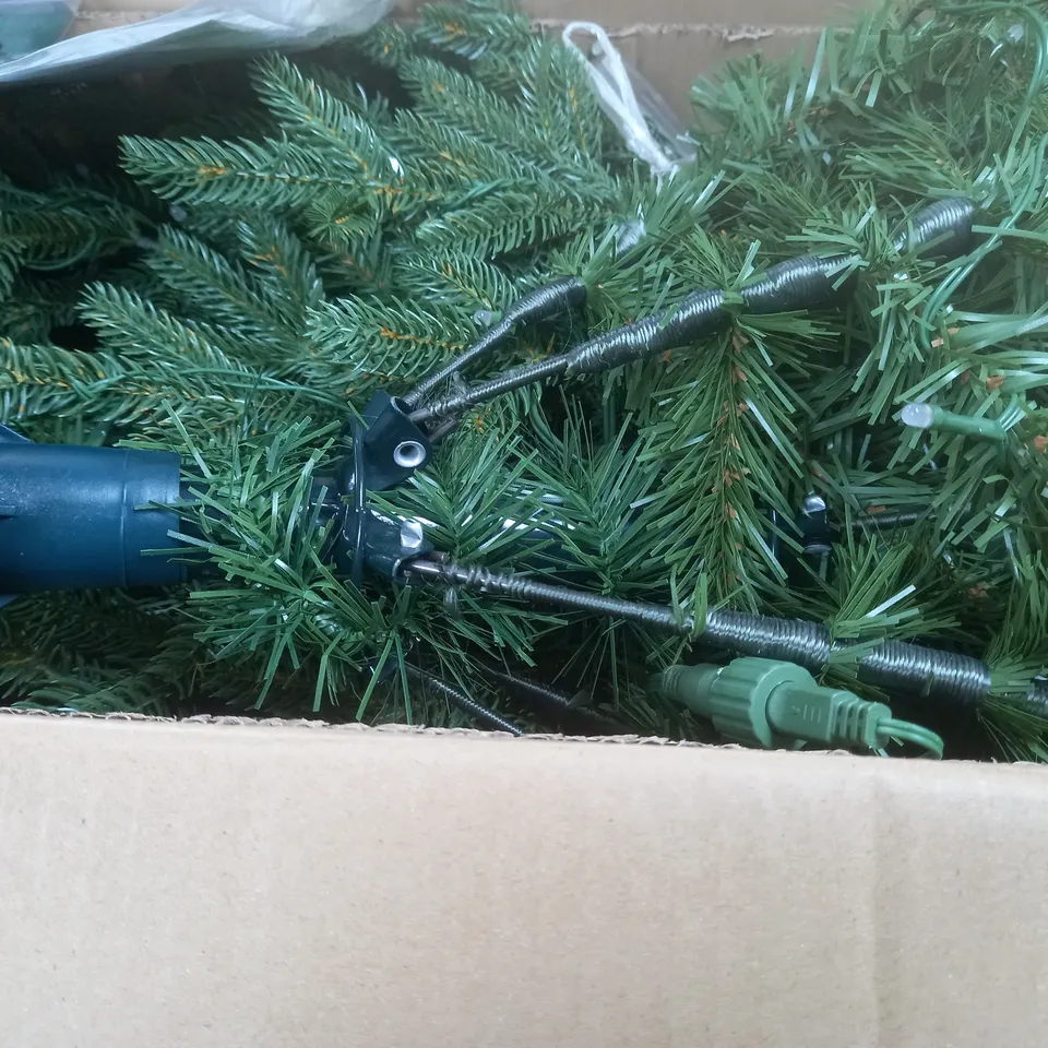 BOXED SANTA'S BEST 116 FUNCTION PRE-LIT AUBURN NATURAL 6FT CHRISTMAS TREE - COLLECTION ONLY