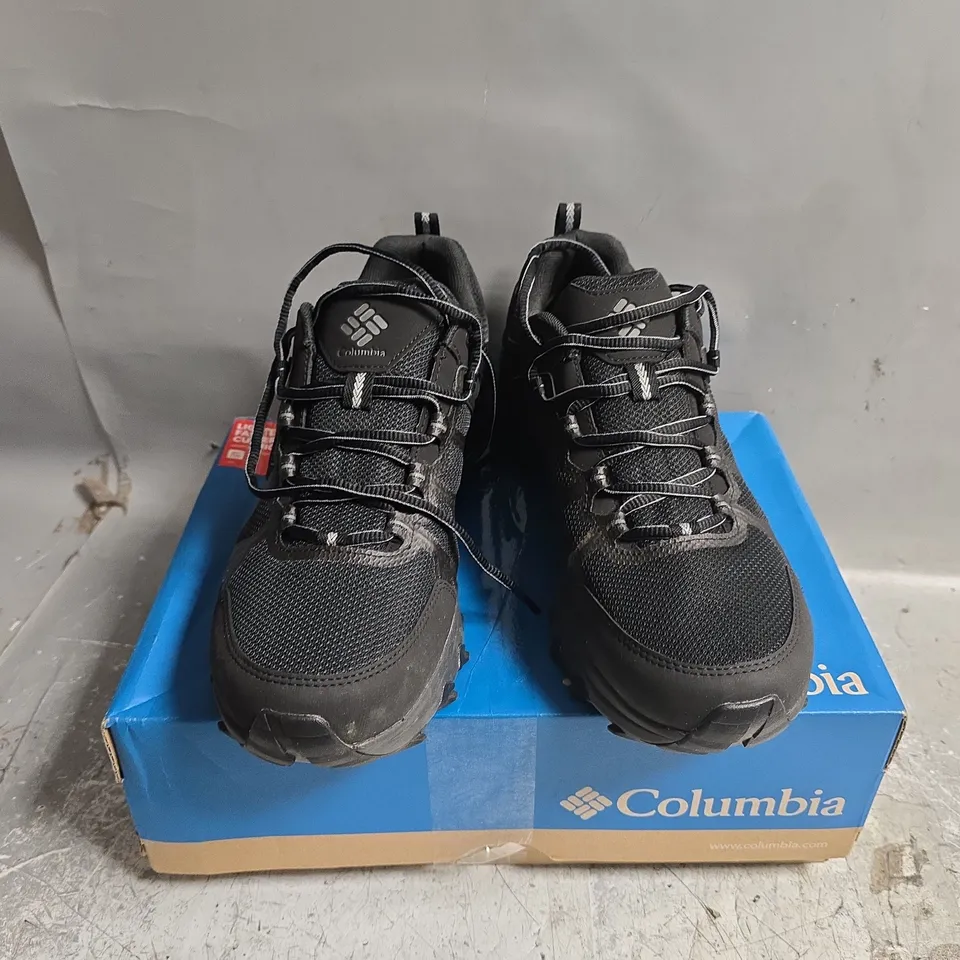 BOXED PAIR OF COLUMBIA PEAKFREAK II OUTDRY IN BLACK - UK 8