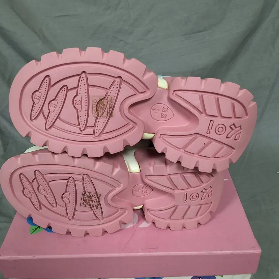 BOXED KOI CANDY CUDDLES SPARKLING TRAINERS - UK 4