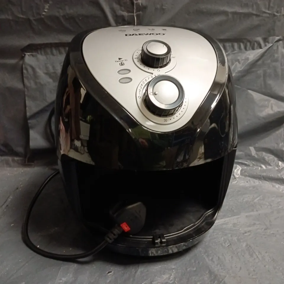 BOXED DAEWOO 3.6L AIR FRYER