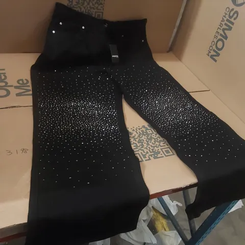 BOX CONTAINING APPROXIMATELY 6x BRAND NEW SIMPLY BE EMBELLISHED WIDE LEG BLACK JEANS - SIZE 16