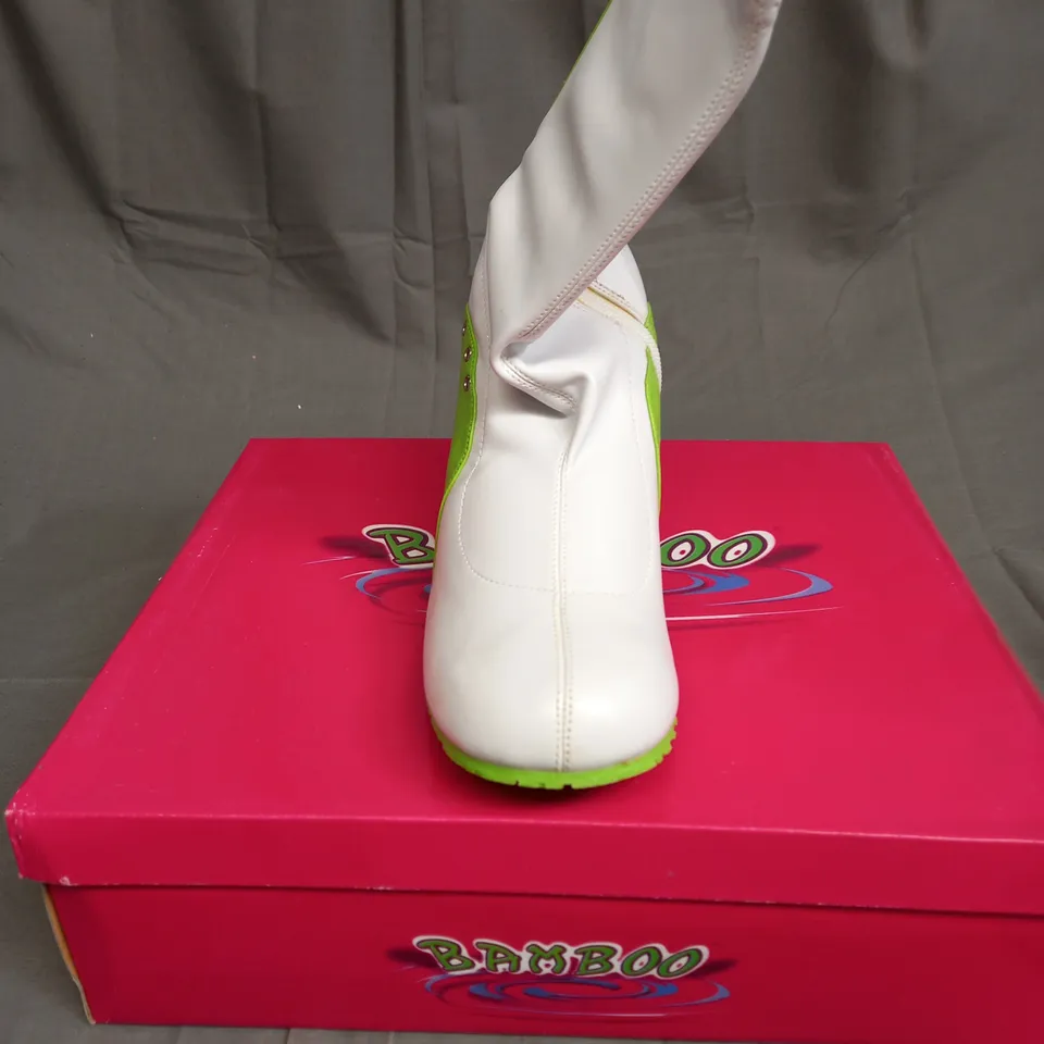 BOXED BAMBOO LEATHER BALLER HIGH HEEL SHOES IN GREEN AND WHITE SIZE 8.5