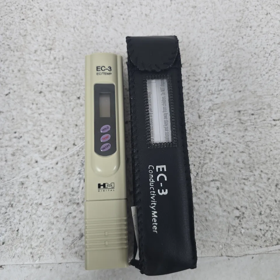 HM DIGITAL EC-3 CONDUCTIVITY METER (EC/TEMP) – HANDHELD WITH PROTECTIVE CASE