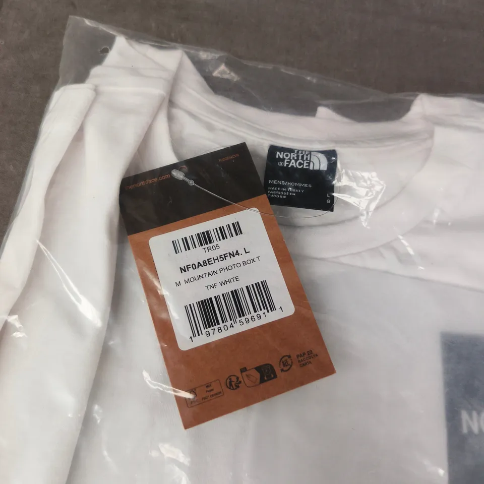 THE NORTH FACE MOUNTAIN PHOTO BOX TEE – WHITE, MEN'S L