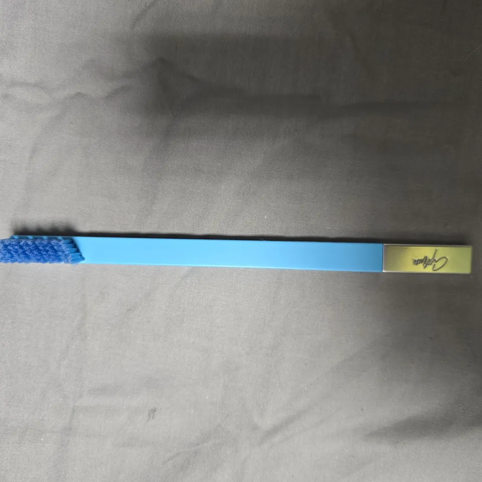 APPROXIMATELY 118 PCS APRIORI PEACEFUL SKY SILVER SOFT TOOTHBRUSH – BLUE HANDLE 