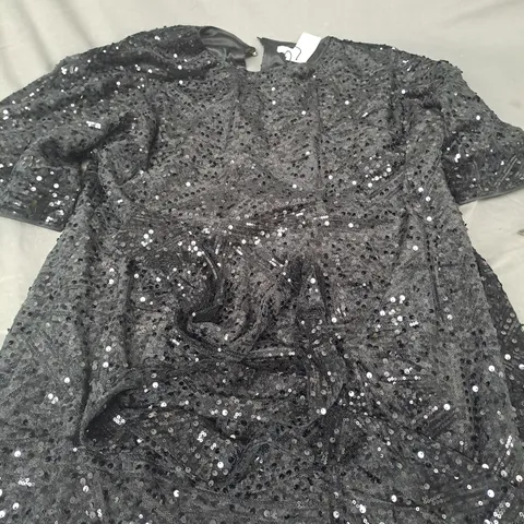 PRINCIPLES SEQUIN DETAIL BELTED MIDI DRESS IN BLACK - 14