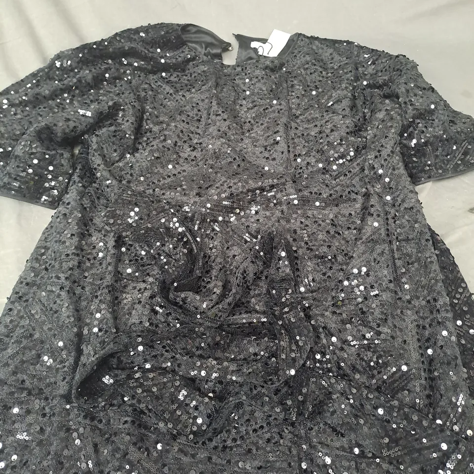 PRINCIPLES SEQUIN DETAIL BELTED MIDI DRESS IN BLACK - 14