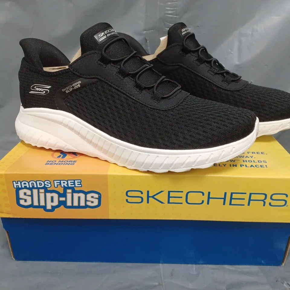 BOXED PAIR OF SKECHERS BOB SQUAD TRAINERS IN BLACK SIZE 5