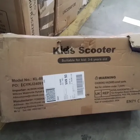 BOXED KIDS SCOOTER -PINK-