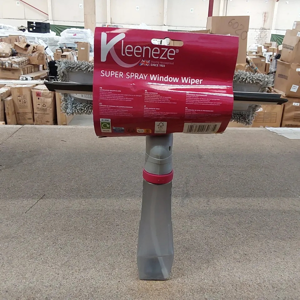 BRAND NEW KLEENEZE SUPER SPRAY WINDOW WIPER (1 ITEM)