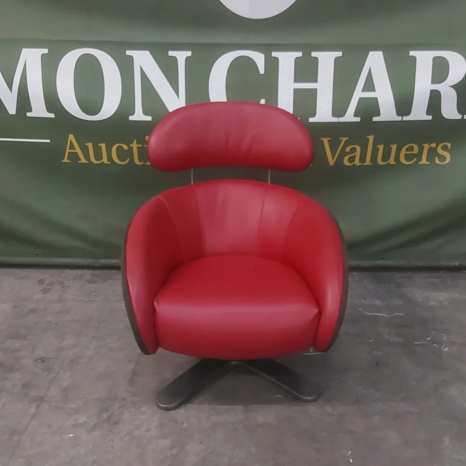 QUALITY DESIGNER ITALIAN MADE LEATHER UPHOLSTERED COCONUT SWIVELLING ARMCHAIR WITH SUEDE BACK AND REMOVABLE HEADREST