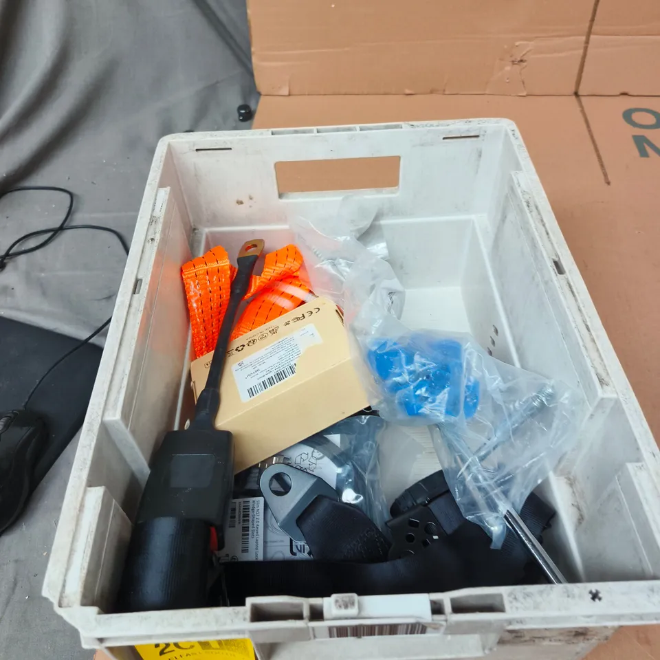 TOTE OF APPROXIMATELY 8 ASSORTED AUTO PARTS TO INCLUDE: 46PCS SOCKET WRENCH SET