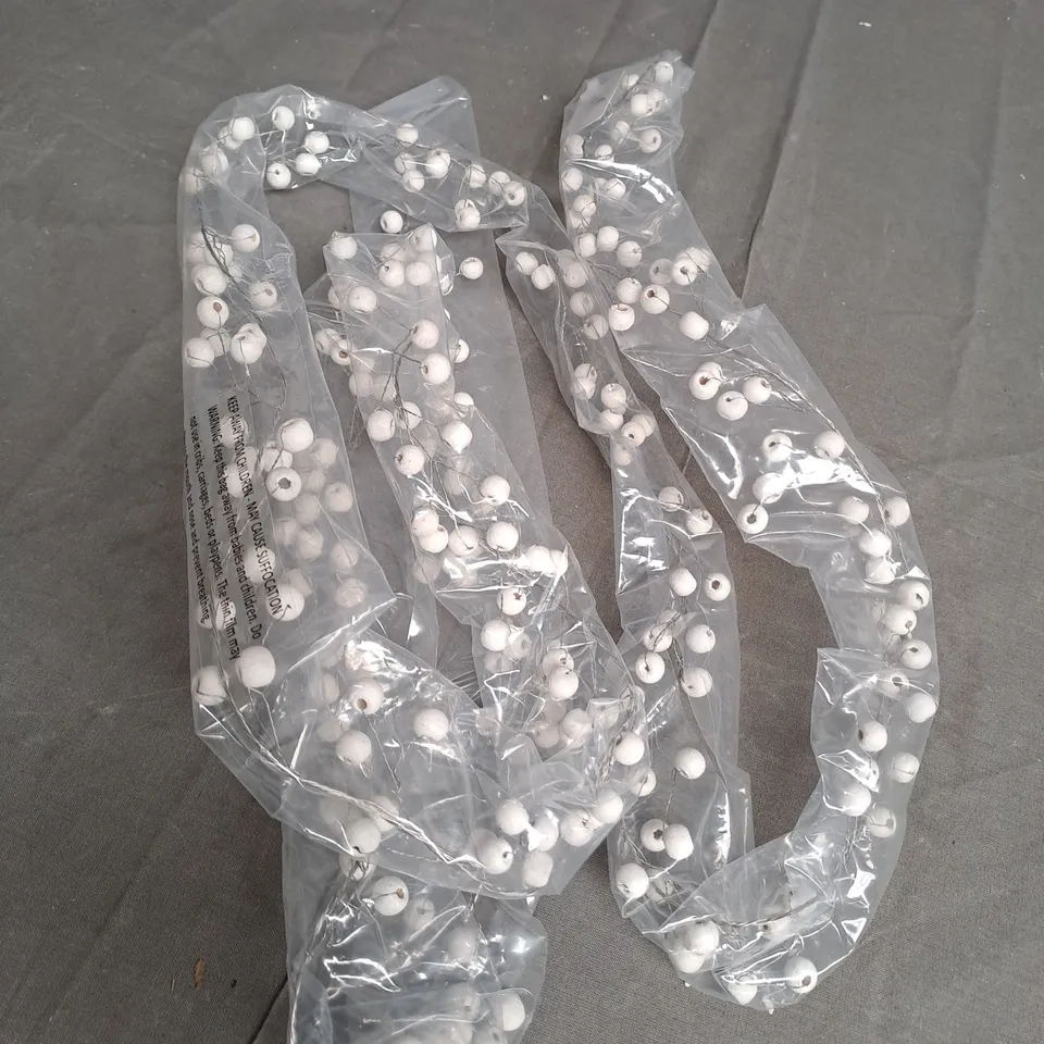 BOXED BERRY XMAS LIGHTS 