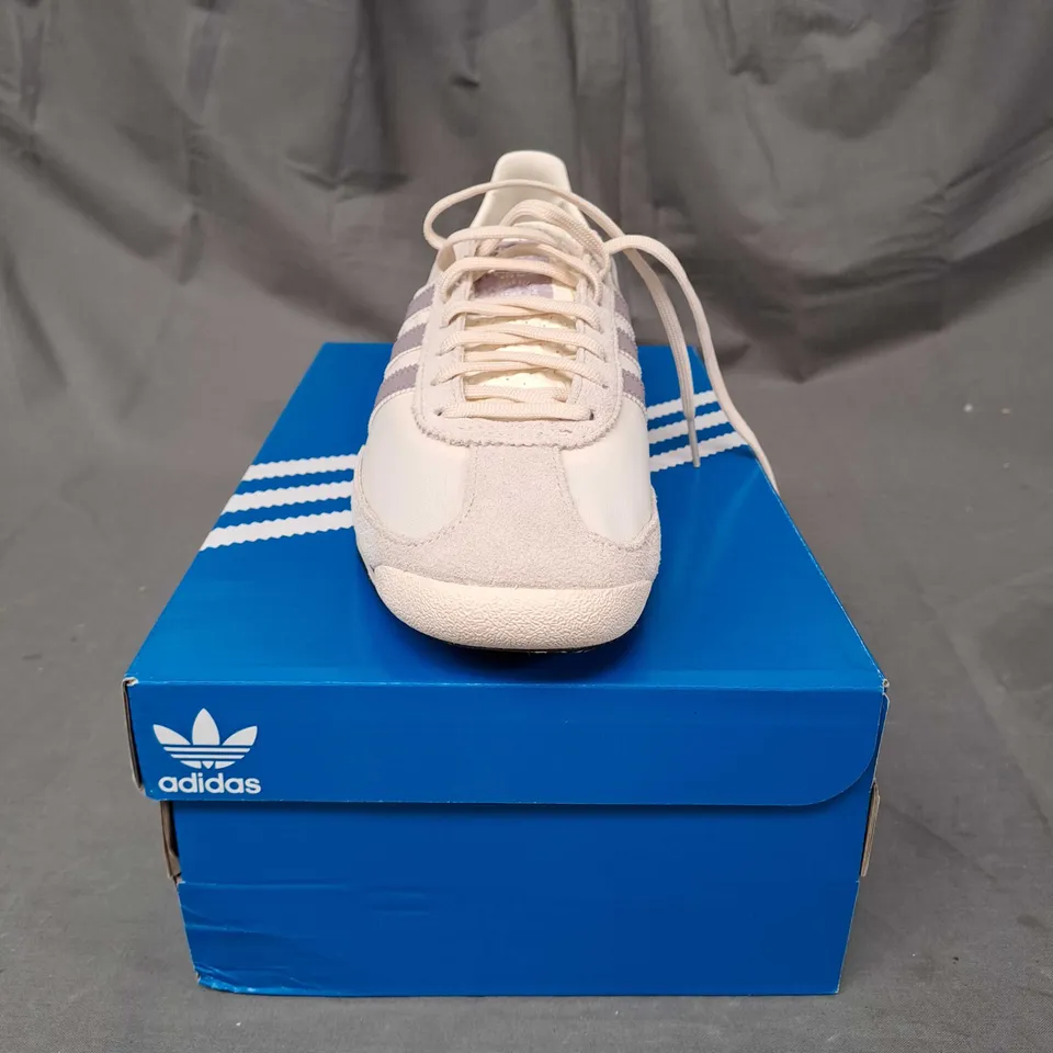 ADIDAS ORIGINALS SPORTSCHOENEN 'SL 72 OG W' BEIGE SIZE 8