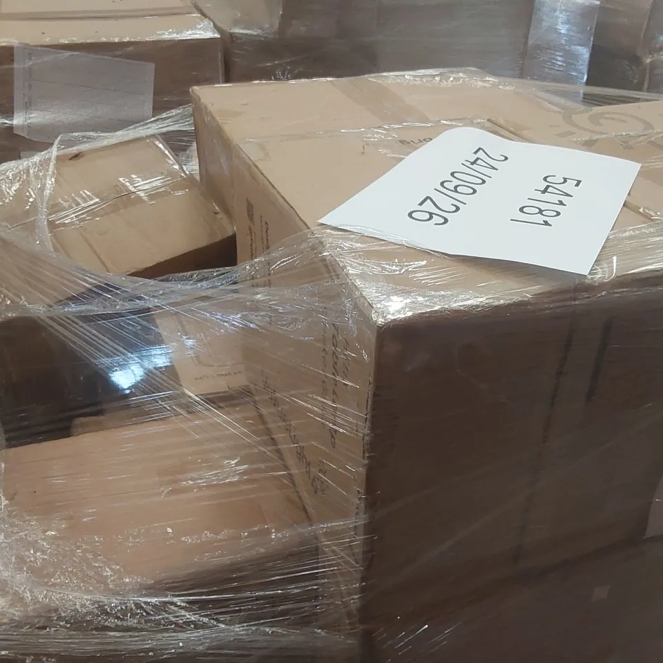 PALLET CONTAINING A VERY LARGE QUANTITY OF ASSORTED DESIGNER LIGHTING PRODUCTS