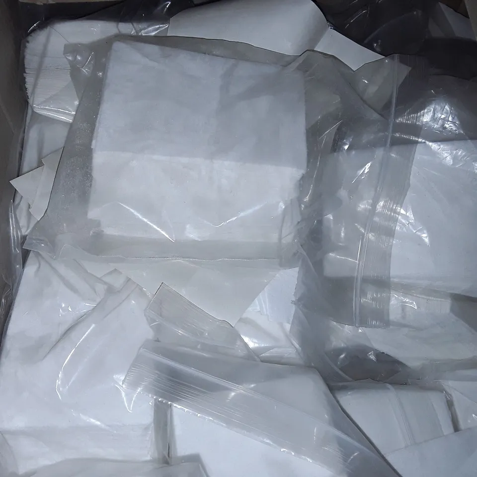 PALLET OF LARGE QUANTITY OF DRYLINE ULTIMA SHEETS