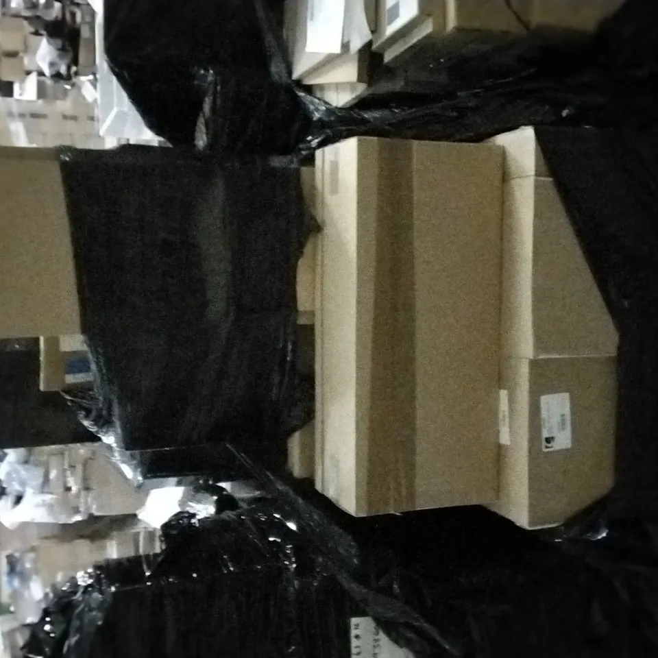 PALLET OF APPROX 17 ASSORTED BATHROOM FURNITURE TO INCLUDE PANELS, PLINTHS AND BASIN DOORS