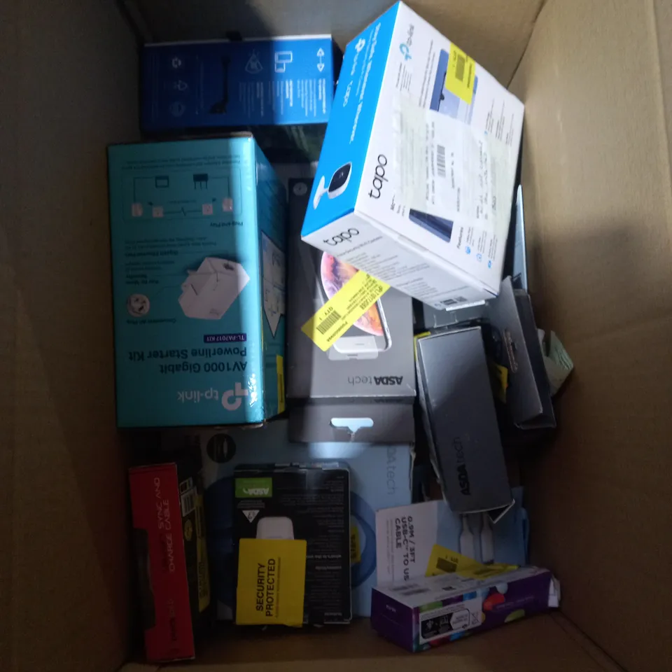 BOX OF APPROXIMATELY 15 ASSORTED ITEMS TO INCLUDE WIFI SECURITY CAMERA, SYNC & CHARGE IPHONE CABLE, GUMMY JVC EARPHONES ETC