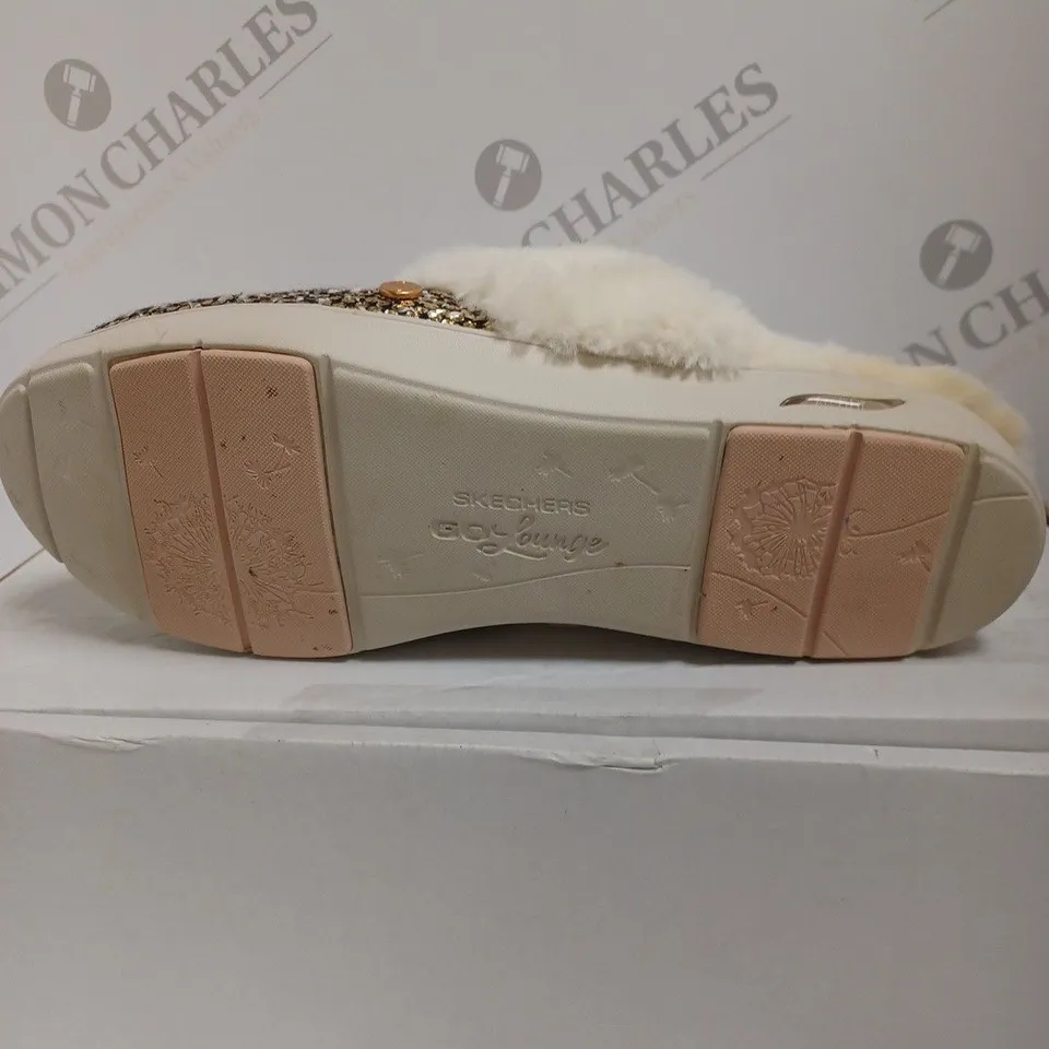 SKECHERS ARCH SLIPPERS, ROSE GOLD - SIZE 5