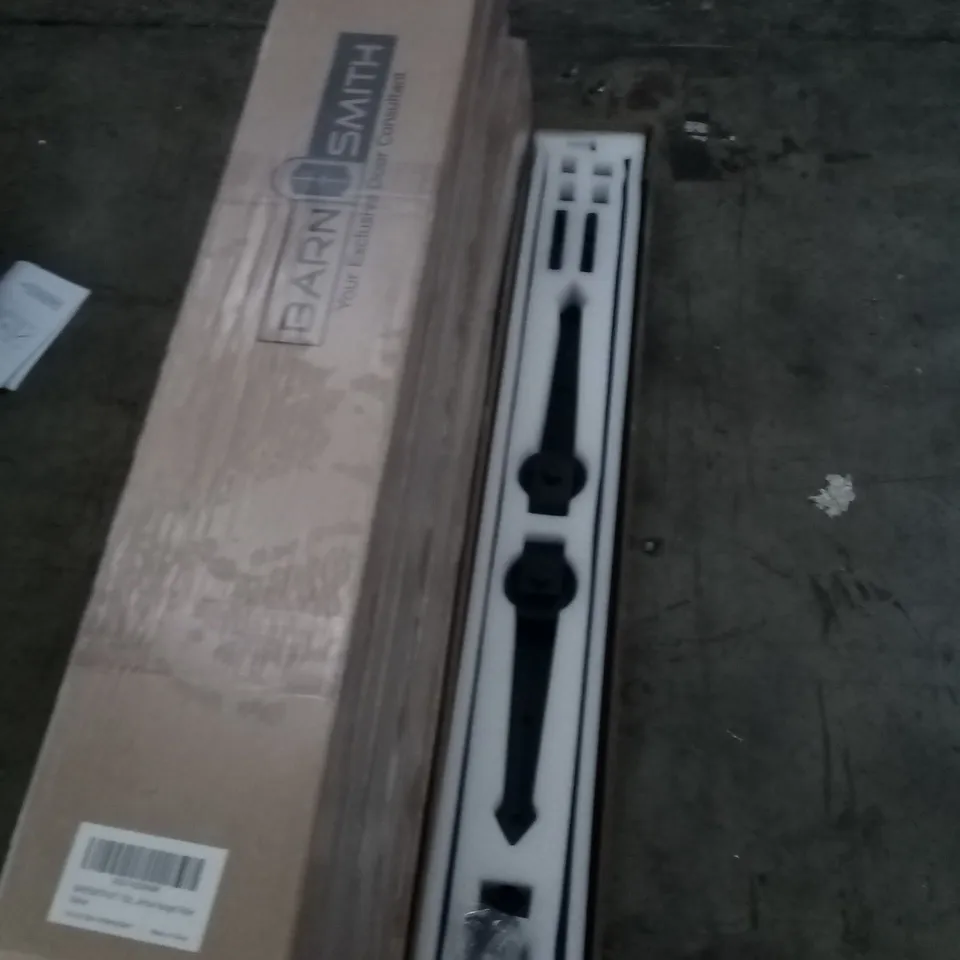 LOT OF 6 BOXED BARN SMITH 6FT ARROW HANGER ROLLERS