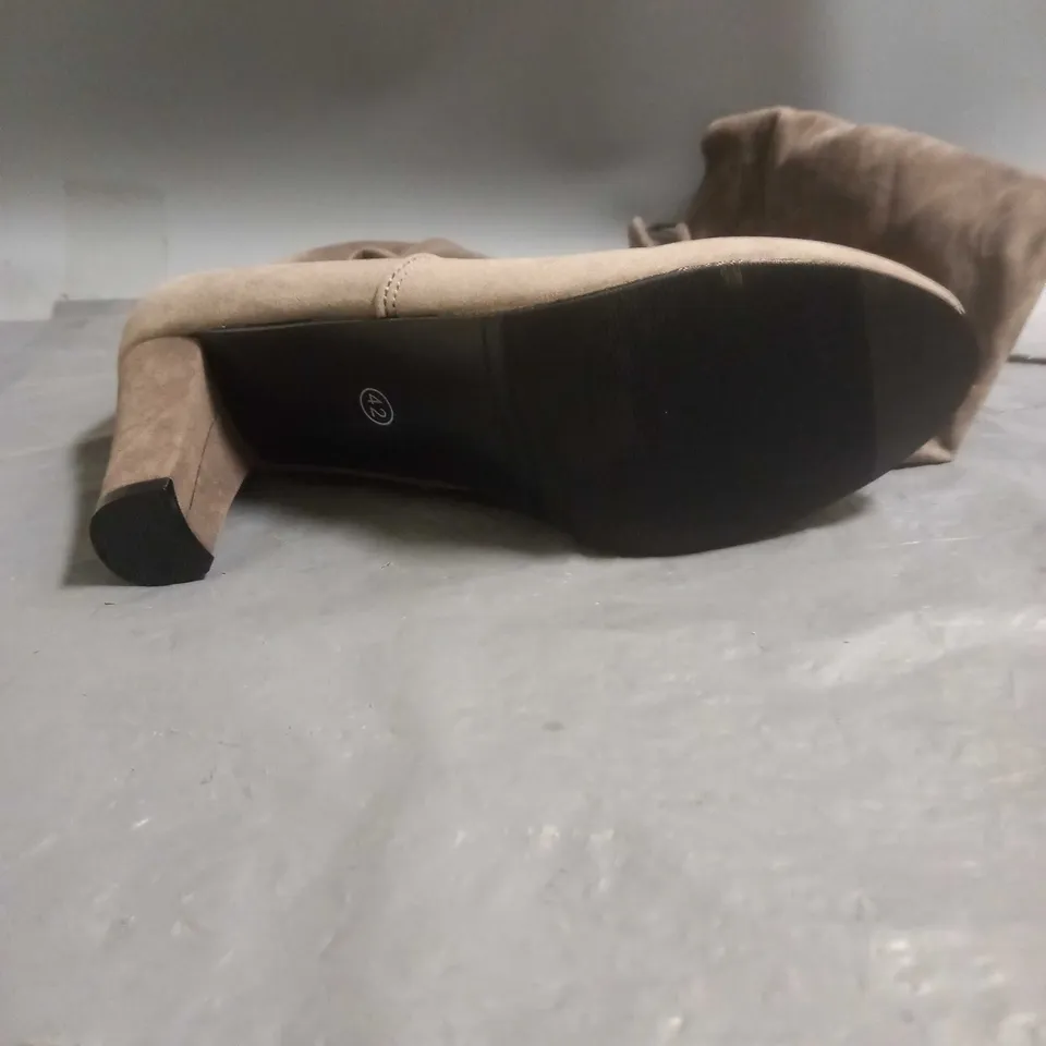 APPROXIMATELY 18 PAIRS OF LADIES THIGH HIGH BOOTS IN VARIOUS COLOURS AND SIZES
